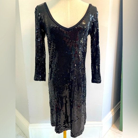 Velvet Women’s Black Sequin Deep V Neck Mini Dress half sleeve - Picture 1 of 10